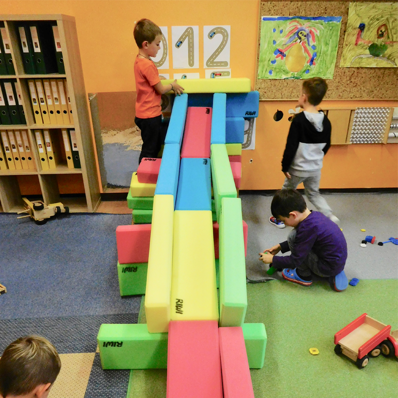 RIWI XXL Bausteine kindergarten rutsche riesengroße Bauklötze Schaumstoff Konstruktionsspielzeug