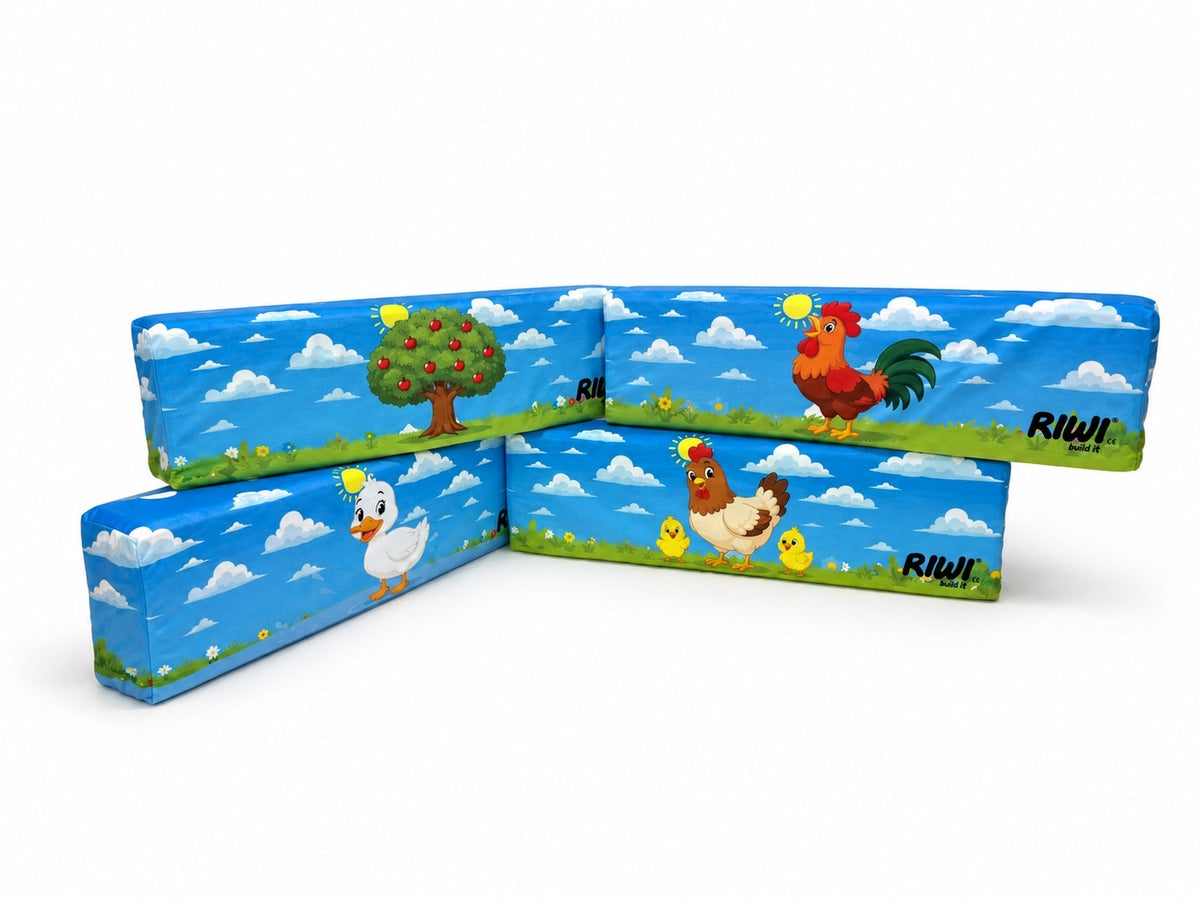 RIWI® World Set Hühnerhof – 4 bedruckte Velours-Bezüge: Hahn, Henne mit Küken, Ente, Apfelbaum
